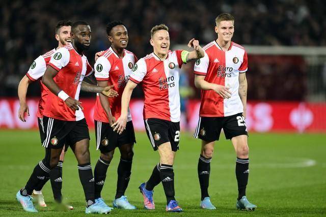 kaiyun中国-英超赛程吃紧，费耶诺德关键时刻单刀错失，球迷炸锅，阵容厚度经受考验