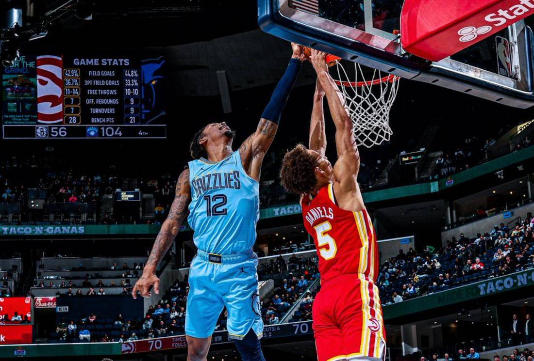 开云官方网站-转折点巴黎圣日耳曼强势反弹，NBA季后赛窗口期攻防权衡，悬念犹存，年轻球员得到机会的简单介绍